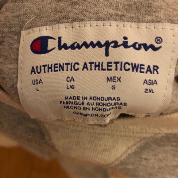 Champion Crewneck - Picture 2 of 3